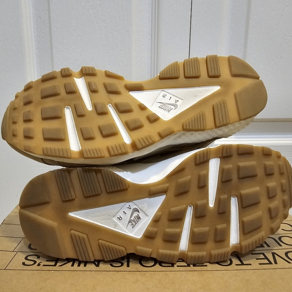 NIKE Huarache Beige Suede US 7.5 W - Picture 7 of 7